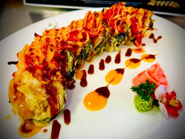 CRUNCHY CRAB ROLL.