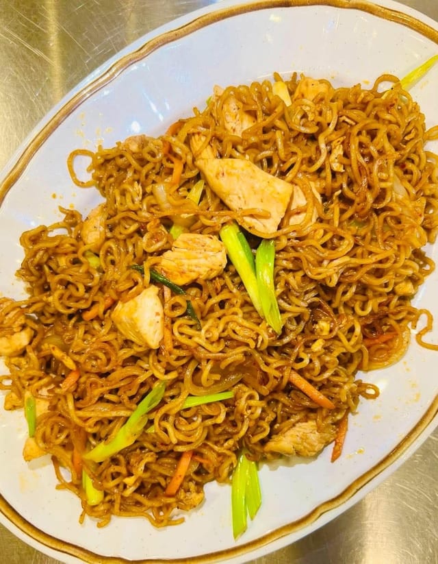 CHICKEN HANGOVER NOODLE.