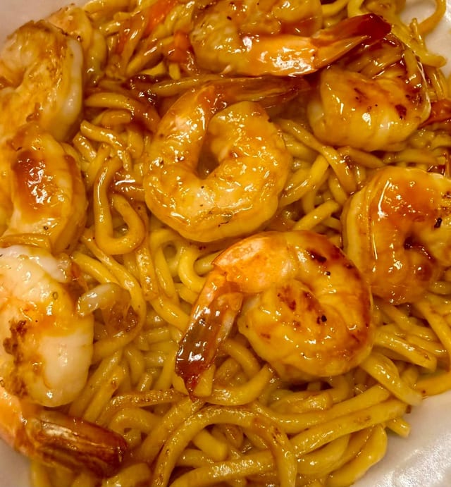 SHRIMP LO MEIN.